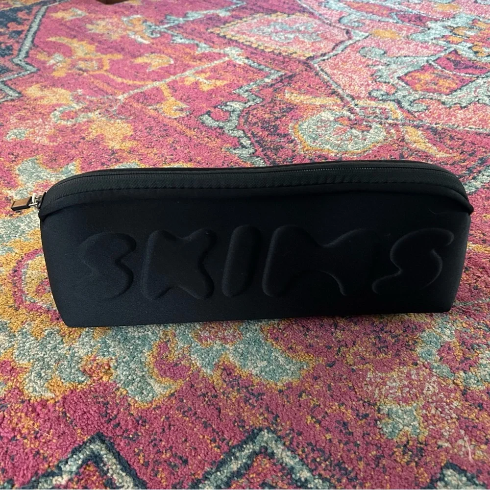 NWT SKIMS | Women’s Black Travel/Toiletry/Cosmetics Zip Top Embossed Logo Bag OS
